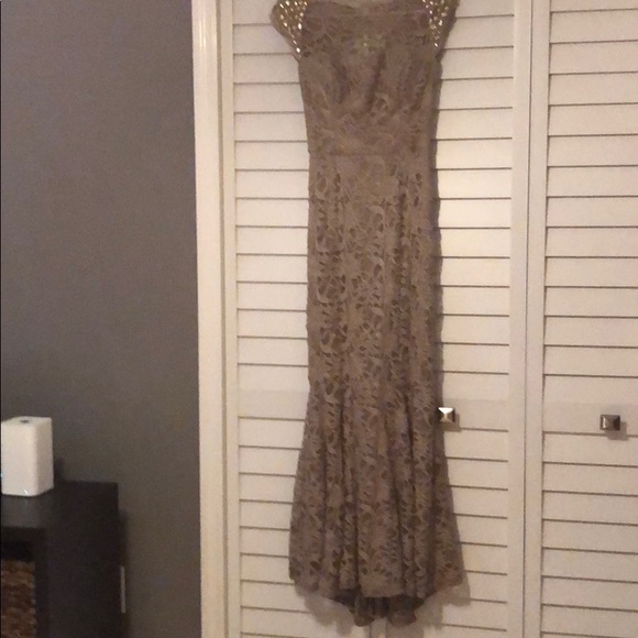 Beautiful Long Dress. - Picture 4 of 4